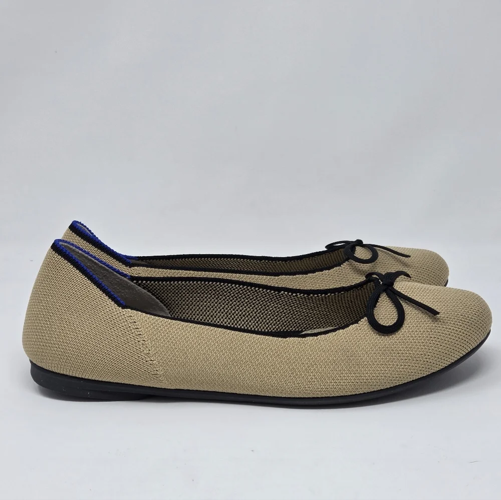 Rothy's Ballet Flat In Beige With Black Detailing